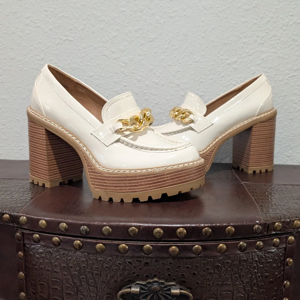 Madden Girl Ivory / Cream Platform Loafers with Gold Chain, Size 9